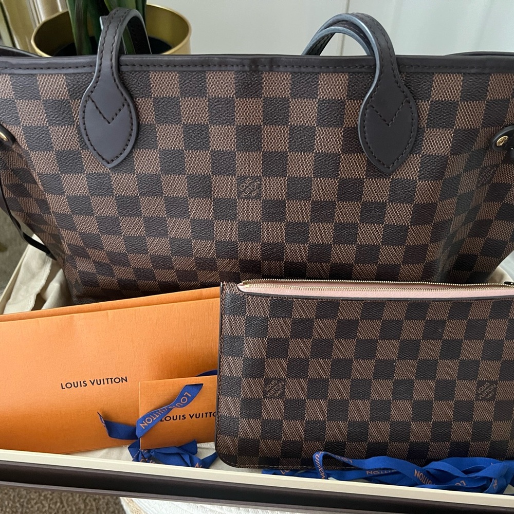 Authentic!!! Louis Vuitton Brown Damier  pink interior Neverfull MM